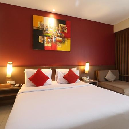 Grand La Walon Hotel Legian Exterior foto