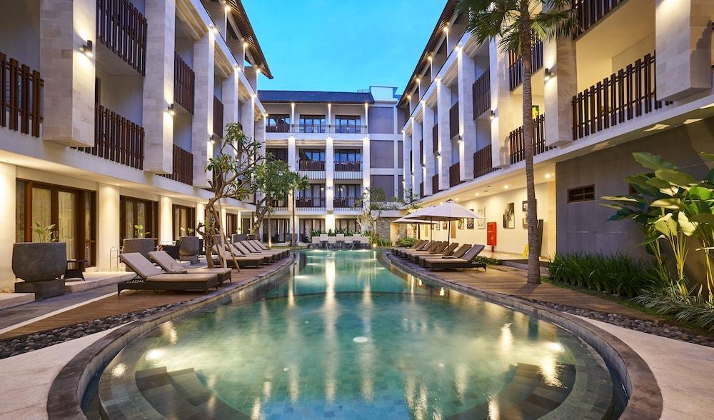 Grand La Walon Hotel Legian Exterior foto