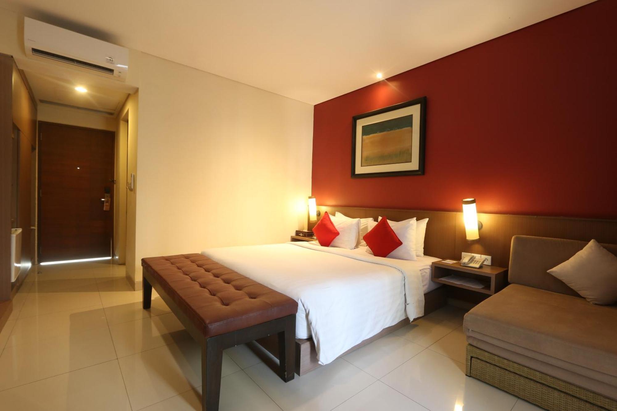 Grand La Walon Hotel Legian Exterior foto