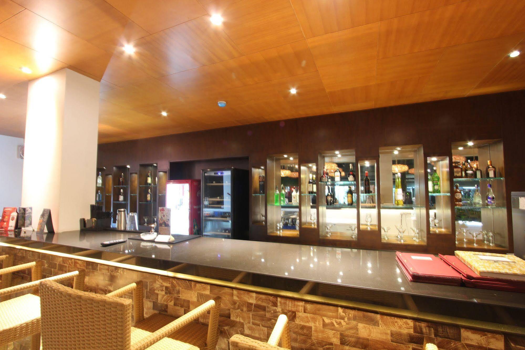 Grand La Walon Hotel Legian Exterior foto